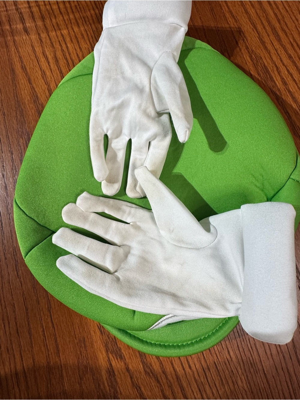 Luigi Super Mario Youth Costume XL? Padded Belly Jumpsuit Hat Gloves Halloween - Picture 8 of 8